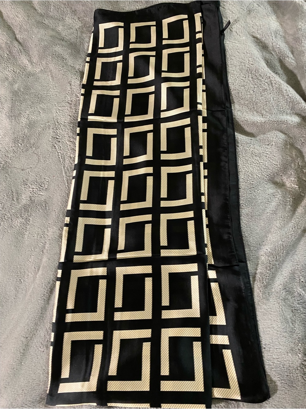 Geometric Black & Beige Pattern Scarf 🔳180x90cm